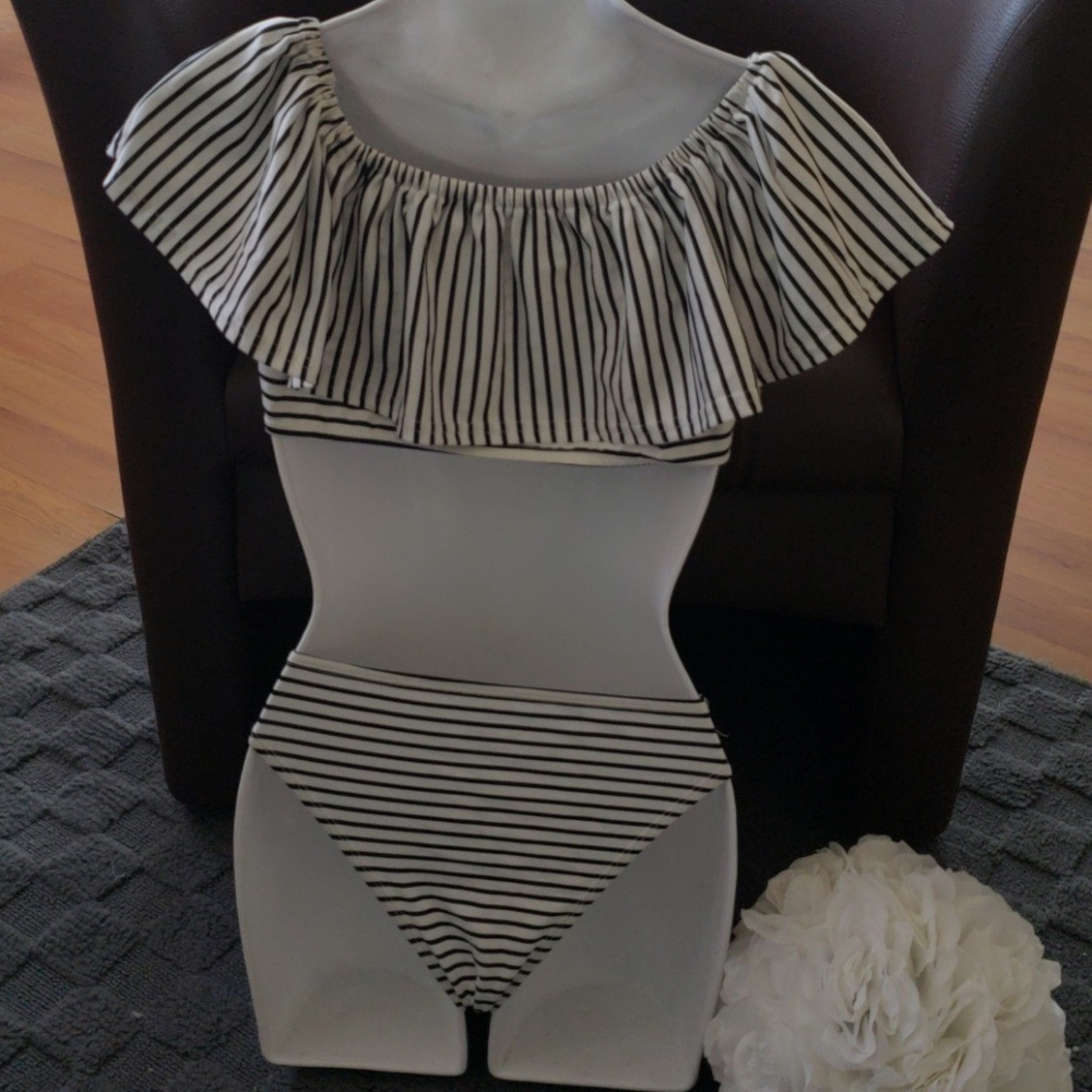 Bathing suit - Picture 4 of 4